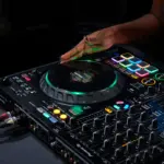 pioneer-dj-ddj-flx10-lifestyle-image-4